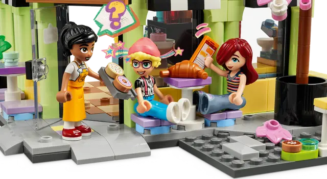 42618 Heartlake City Cafe
