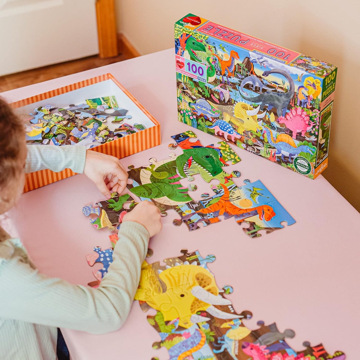 Land of Dinosaurs 100 Piece Puzzle