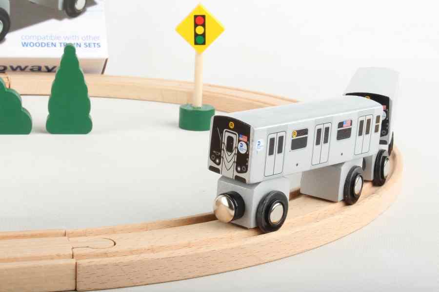 MTA NYC Subway 20 Piece Wooden Set TY060