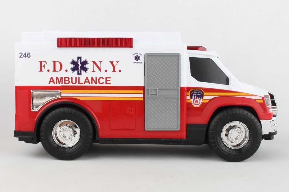 NY206007 FDNY AMBULANCE W/LIGHTS & SOUND