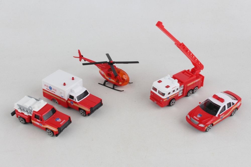 FDNY 5 PIECE VEHICLE GIFT SET RT8750