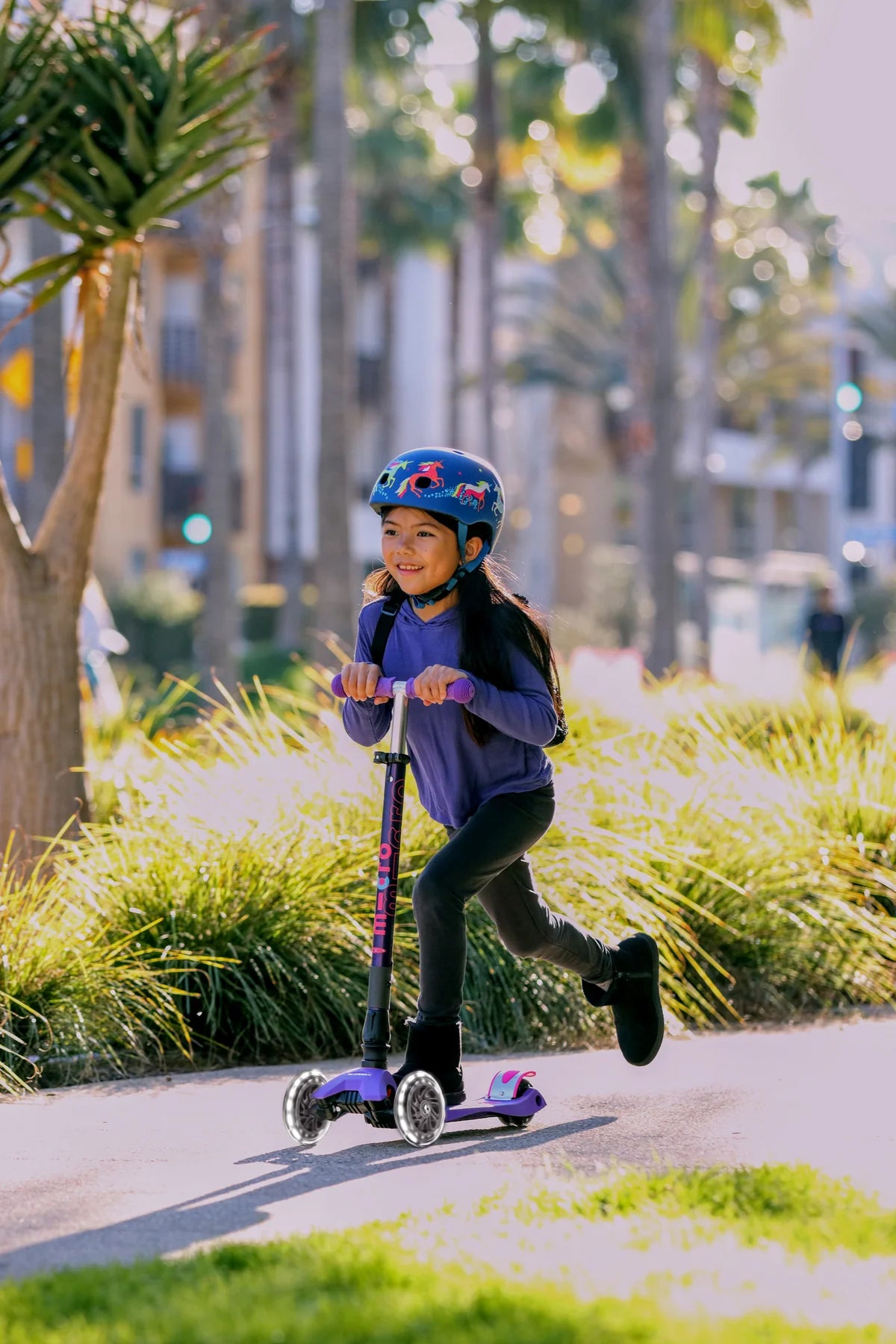 Micro Maxi Foldable LED Scooter